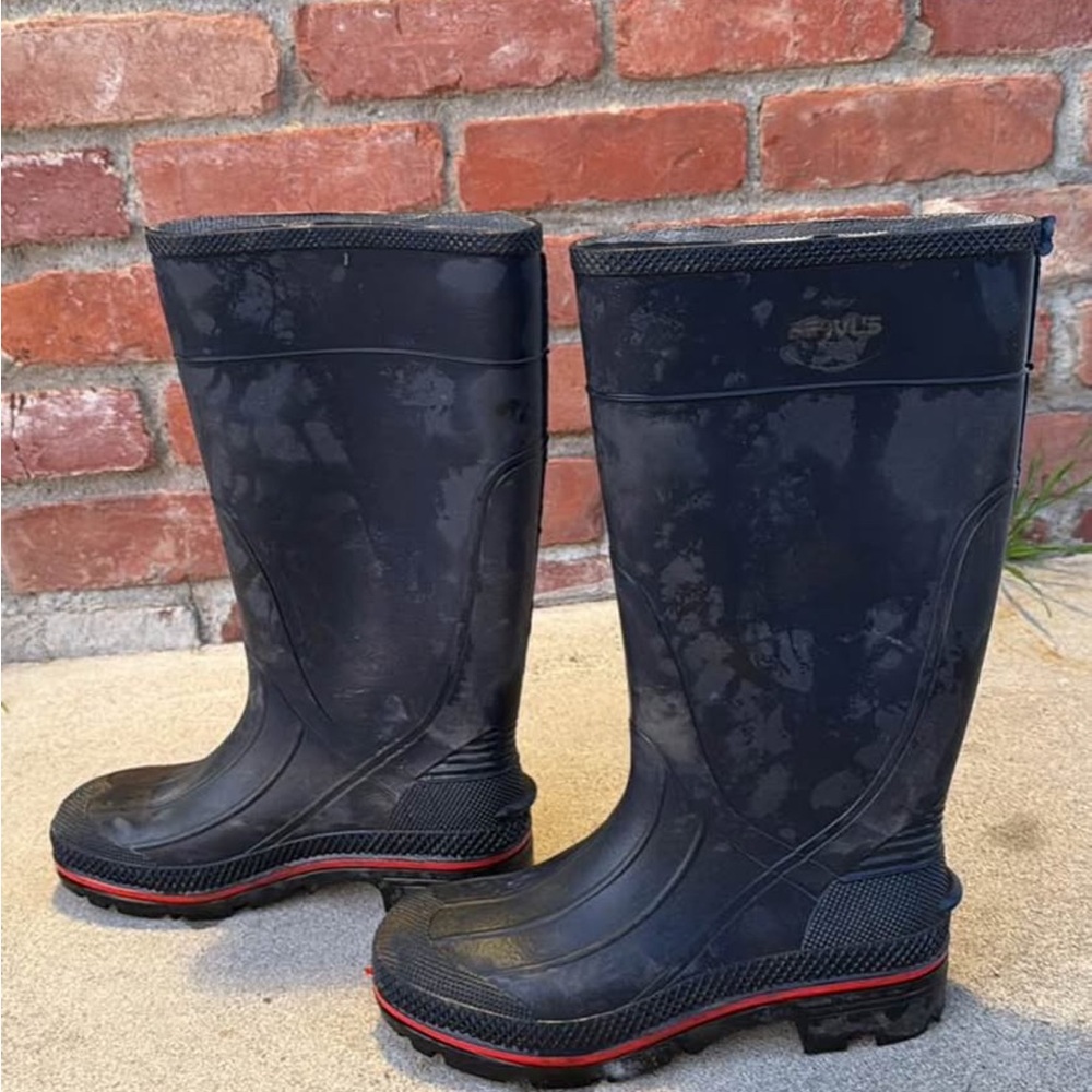 Women’s Navy Rain Boots with Red Trim